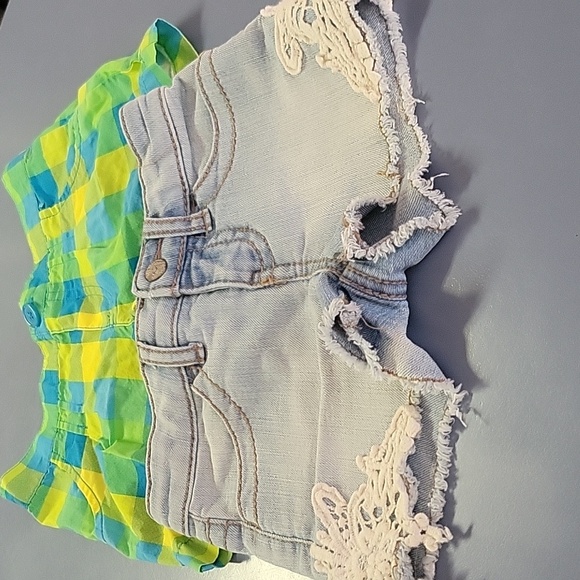 okie dokie Other - Two pair of girl short size x small and 5